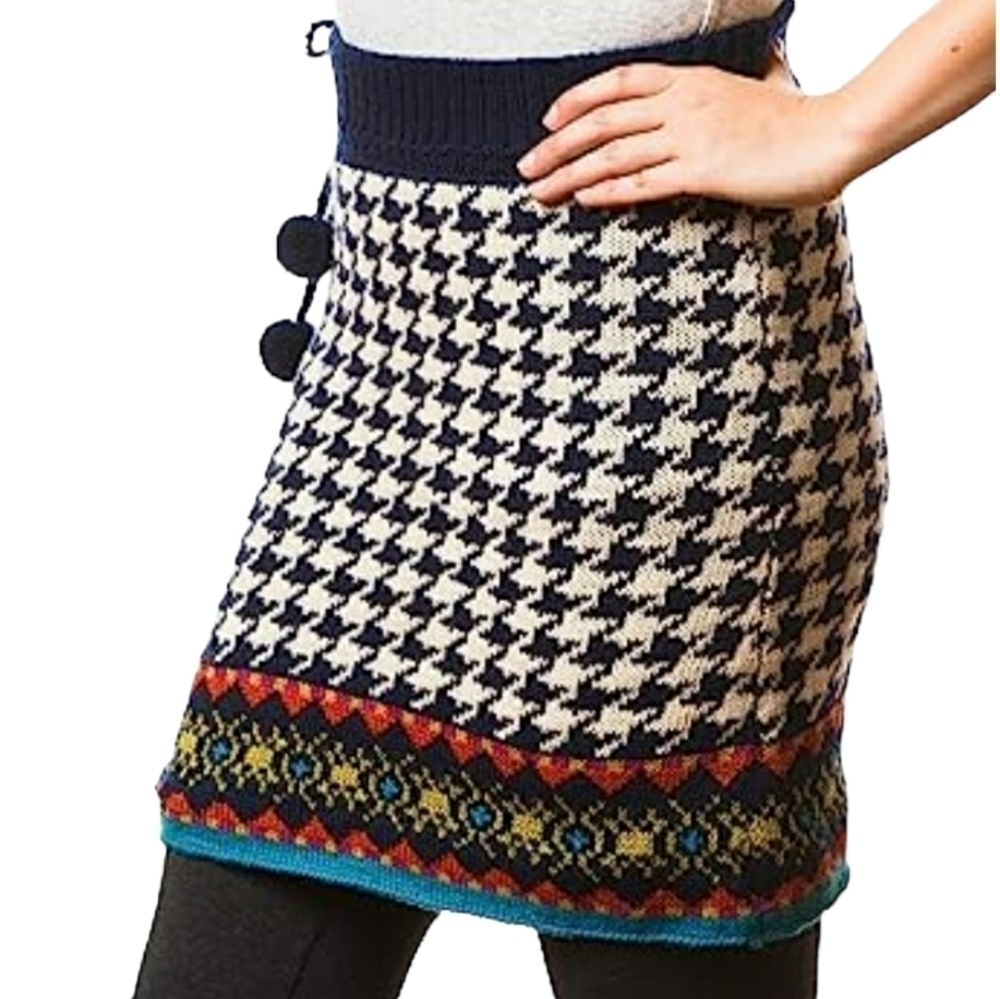 Everest Designs Juliet 100% Wool Knit Navy And Cream Mini Skirt - Size Medium